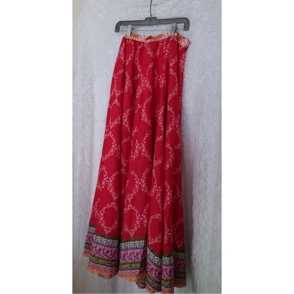 BEAUTIFUL FLORAL SKIRT